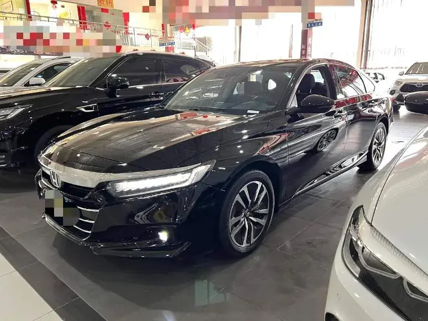 2022 HONDA ACCORD view 1