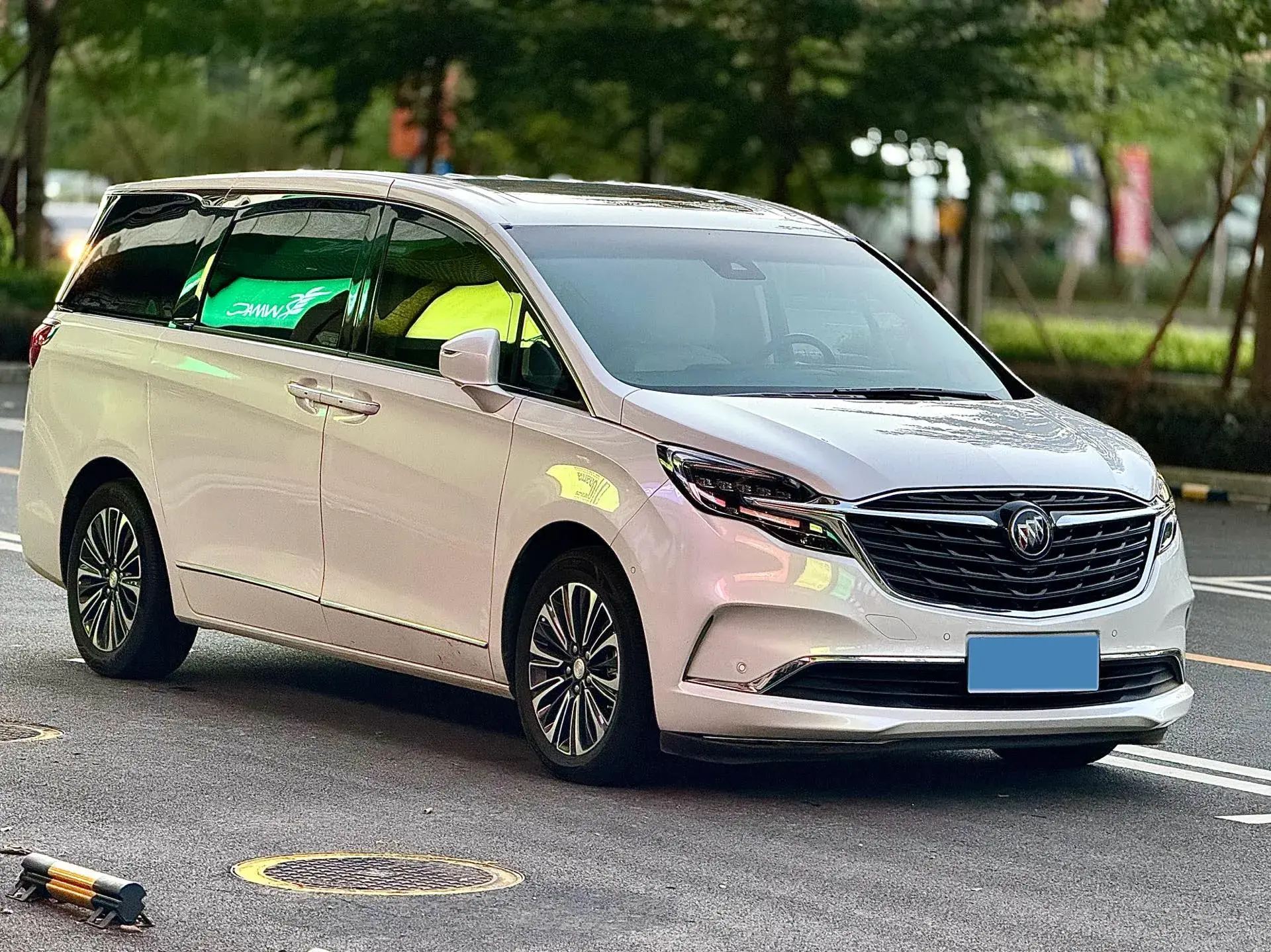 2022 BUICK GL8 thumbnail 3