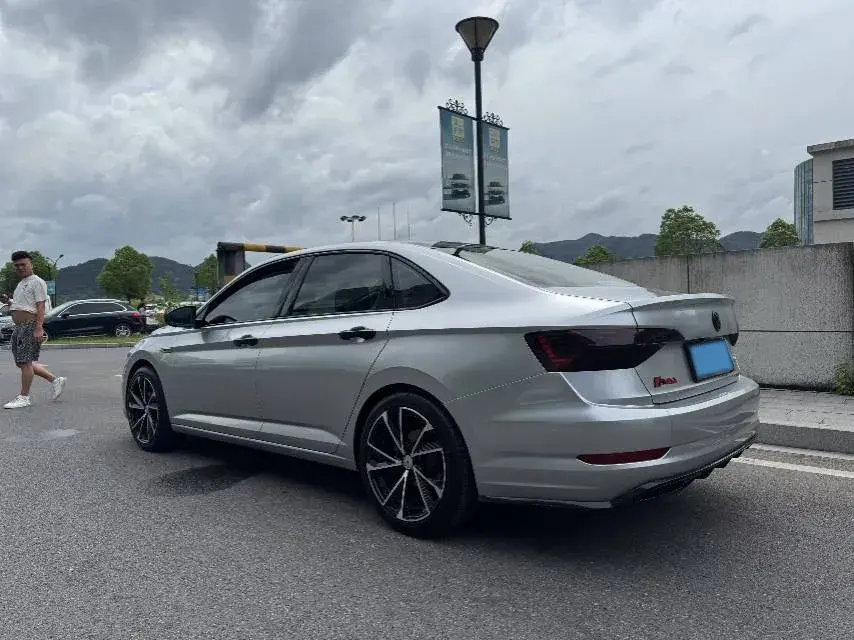 2020 VOLKSWAGEN SAGITAR thumbnail 4