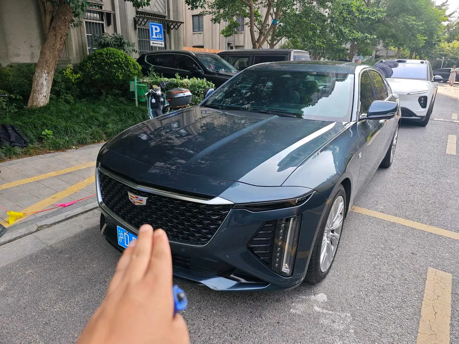 2023 CADILLAC CT6 view 1