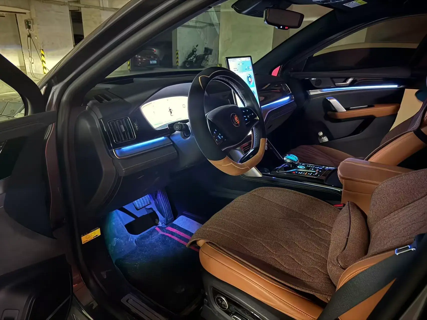 2023 BYD TANG thumbnail 4