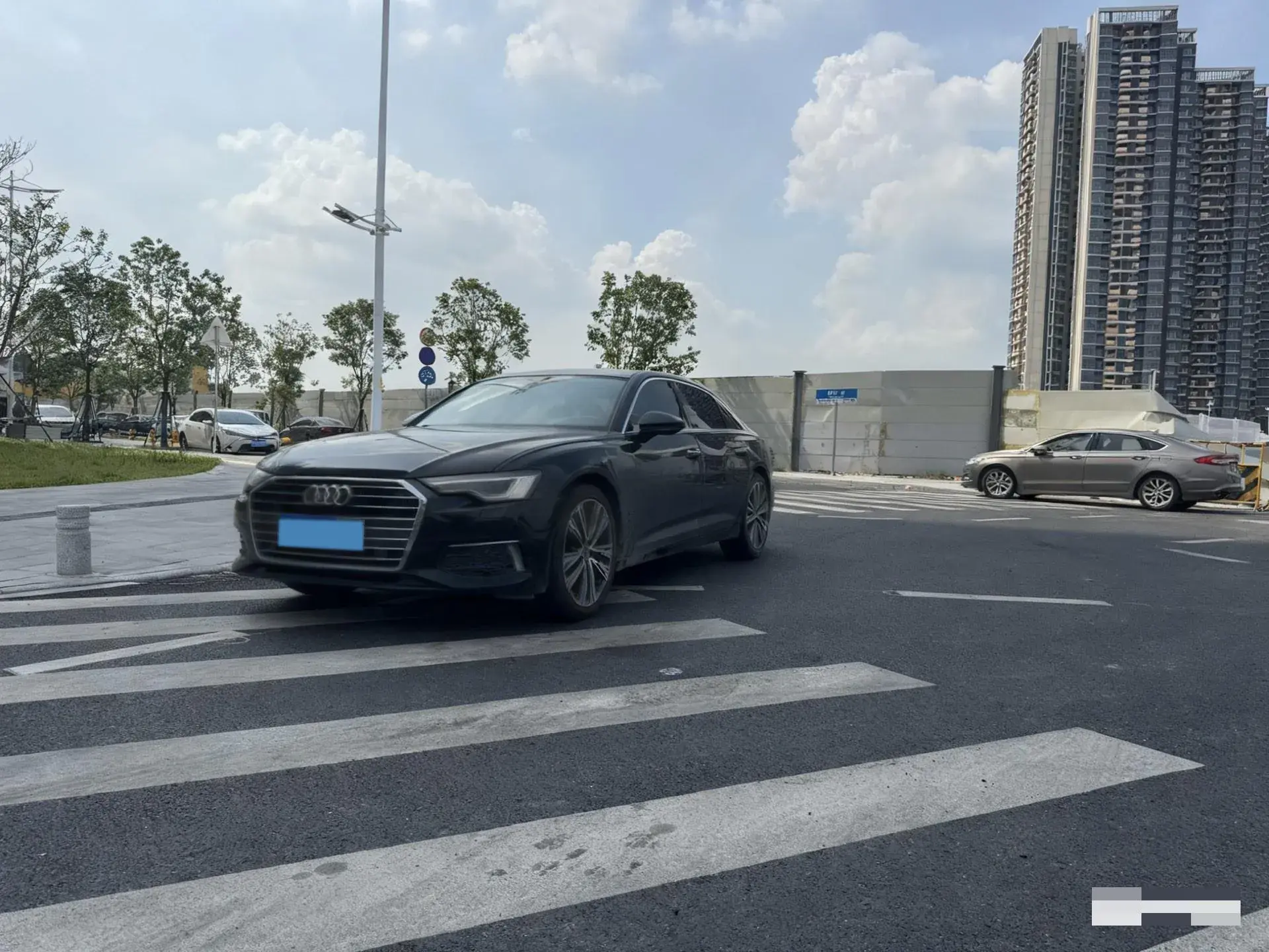 2020 AUDI A6L view 1