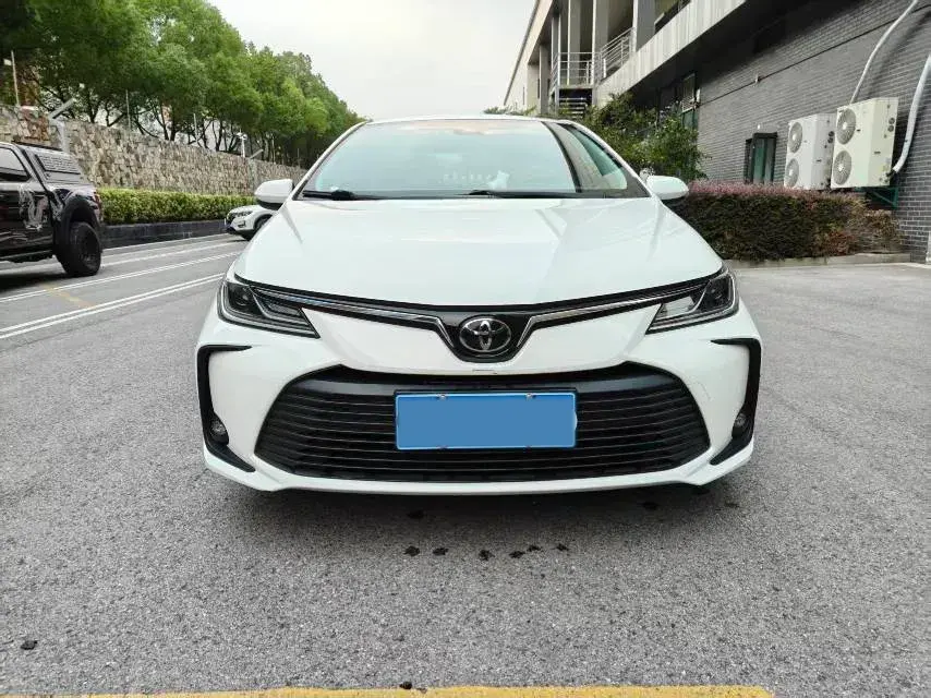 2021 TOYOTA COROLLA thumbnail 2