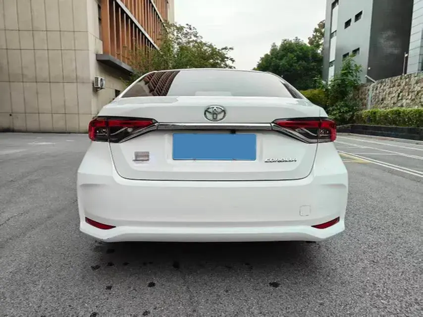 2021 TOYOTA COROLLA thumbnail 4