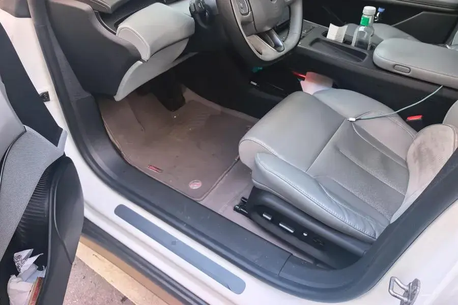 2022 NIO ET5 thumbnail 3