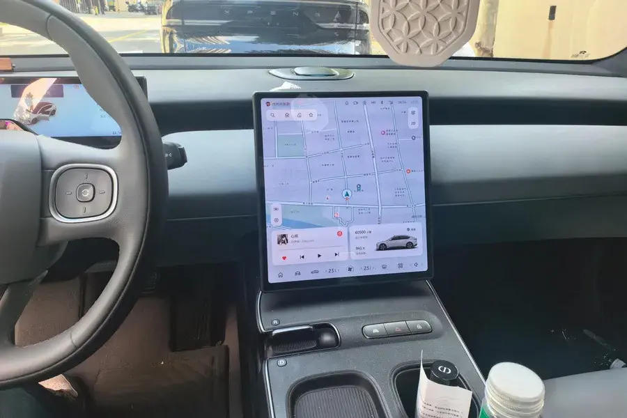 2022 NIO ET5 thumbnail 4