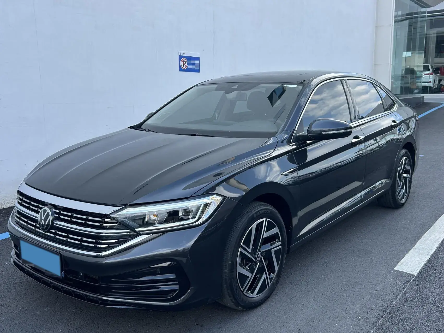 2023 VOLKSWAGEN SAGITAR view 1