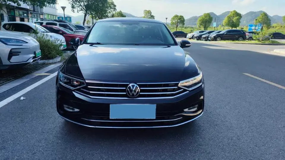 2021 VOLKSWAGEN MAGOTAN thumbnail 2