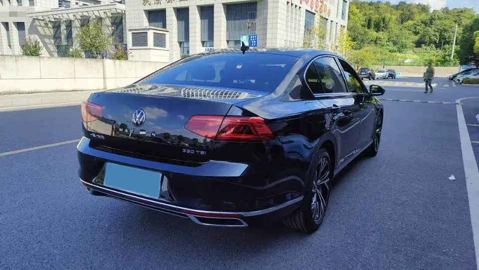 2021 VOLKSWAGEN MAGOTAN thumbnail 4