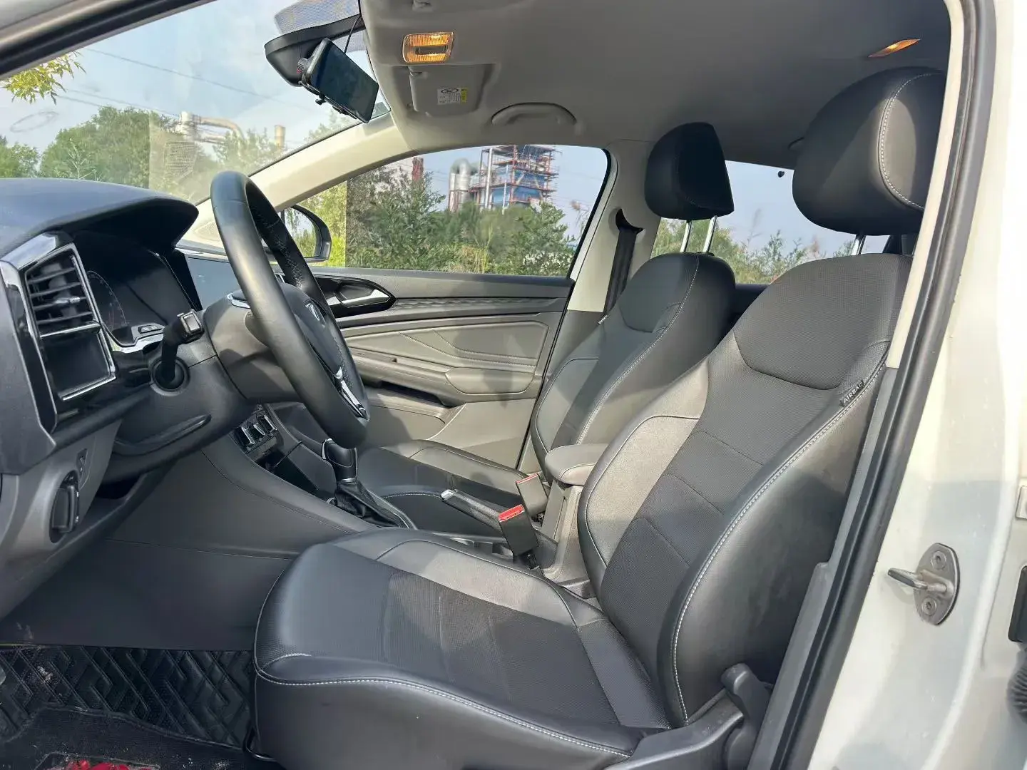 2019 JETTA VS5 thumbnail 3