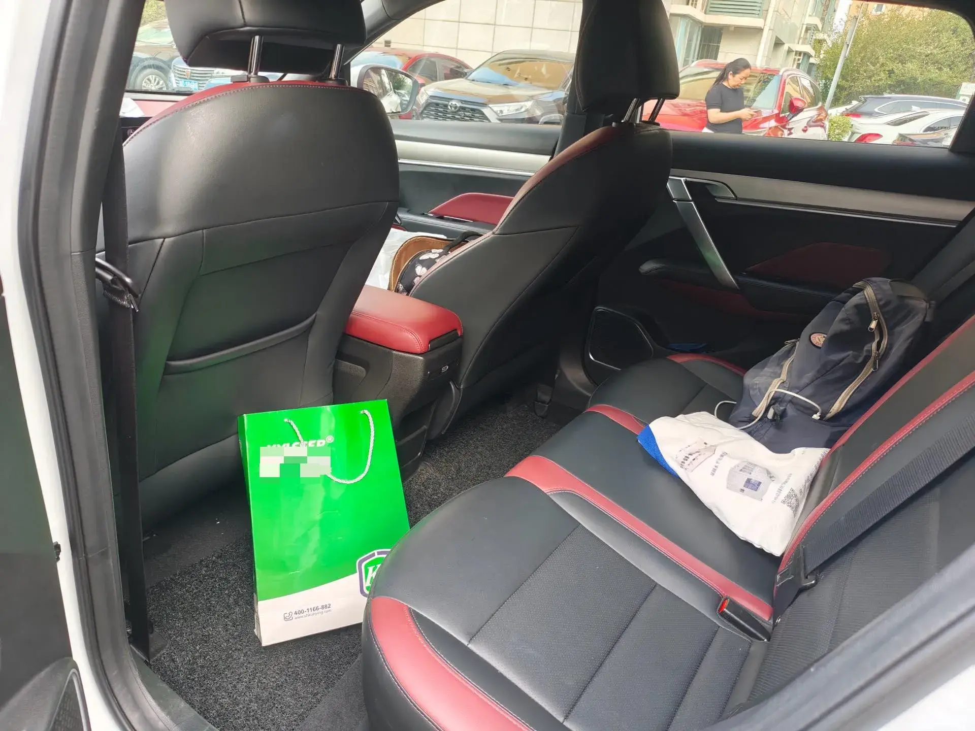 2024 XPENG X9 thumbnail 4