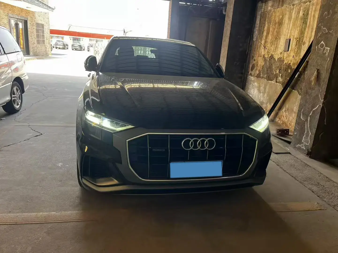 2021 AUDI Q8 thumbnail 3