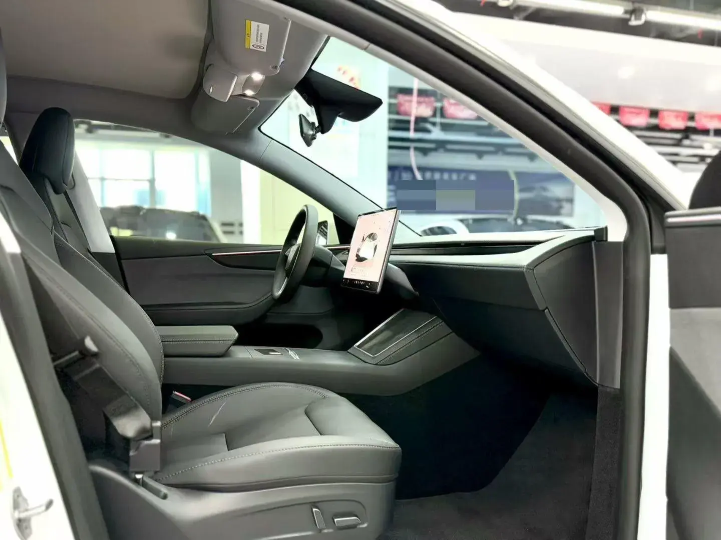 2025 TESLA MODEL thumbnail 4