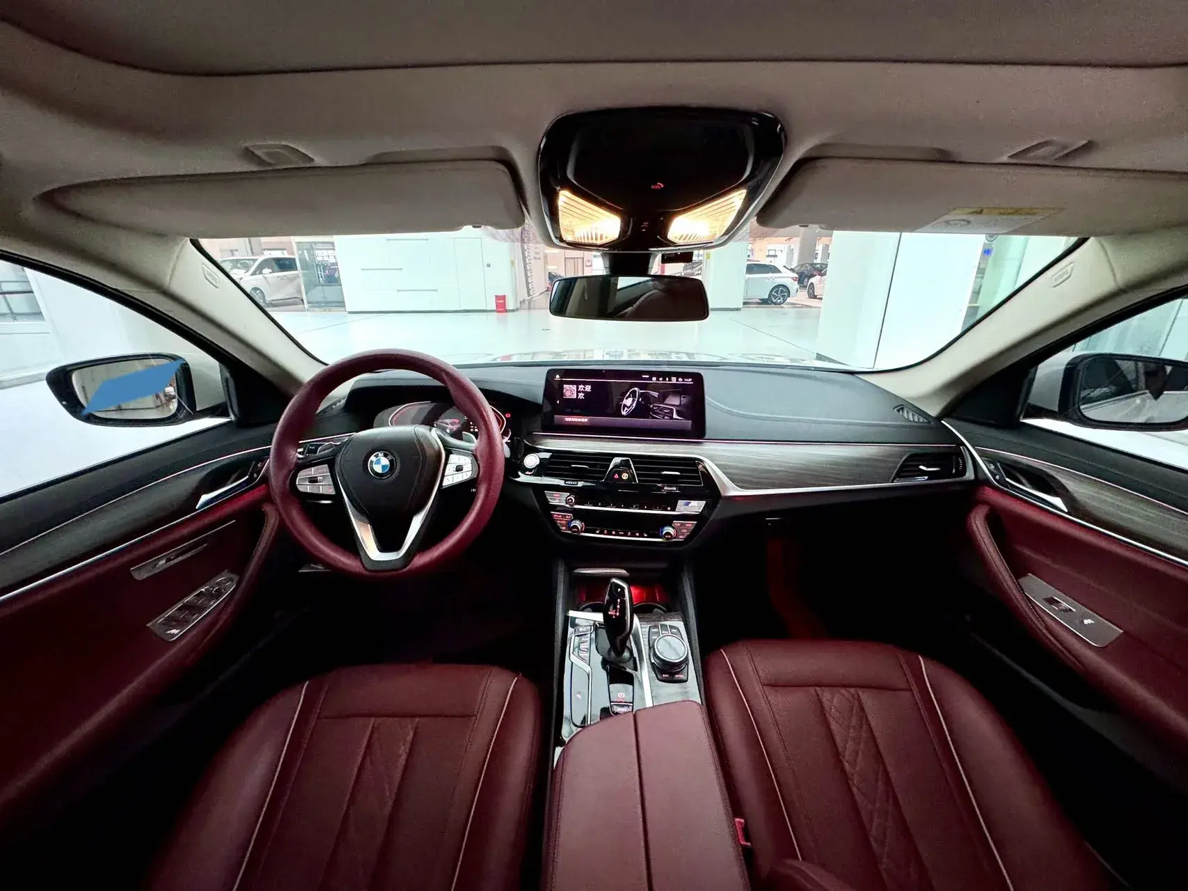 2021 BMW 5 thumbnail 4