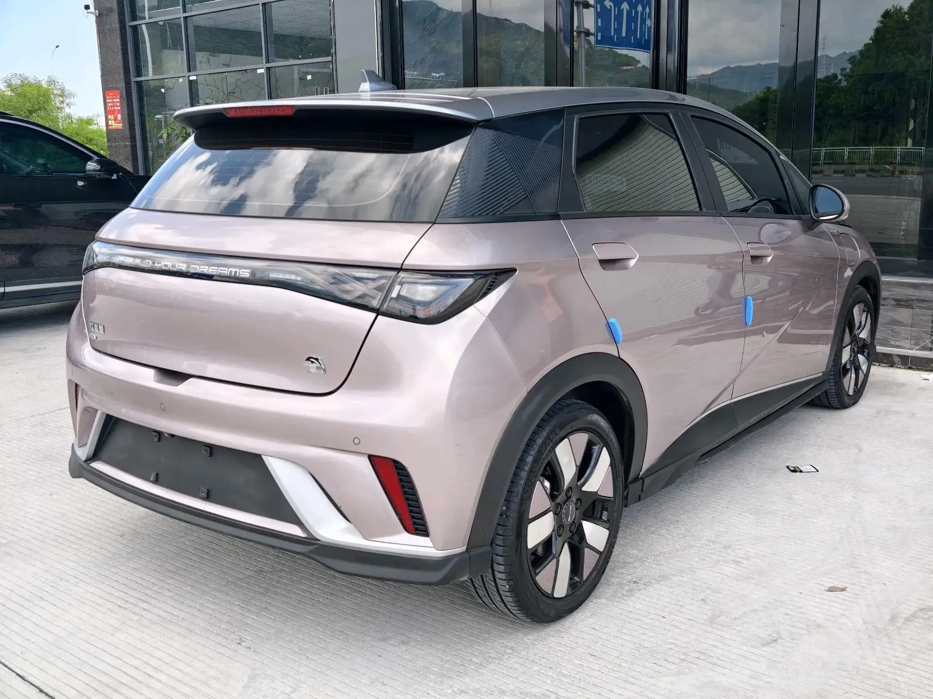 2021 BYD DOLPHIN thumbnail 3