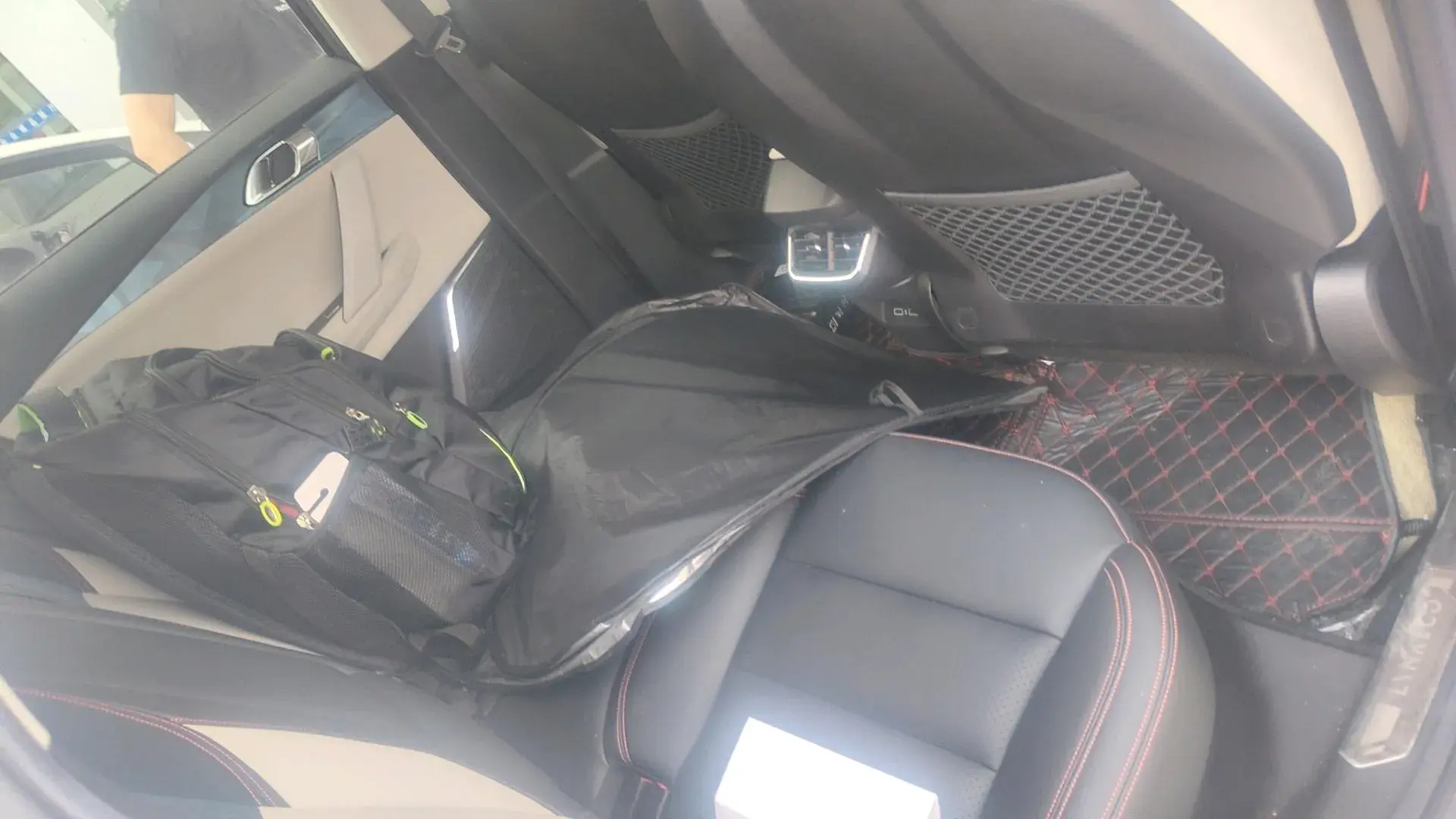 2020 LYNK&CO 06 thumbnail 4