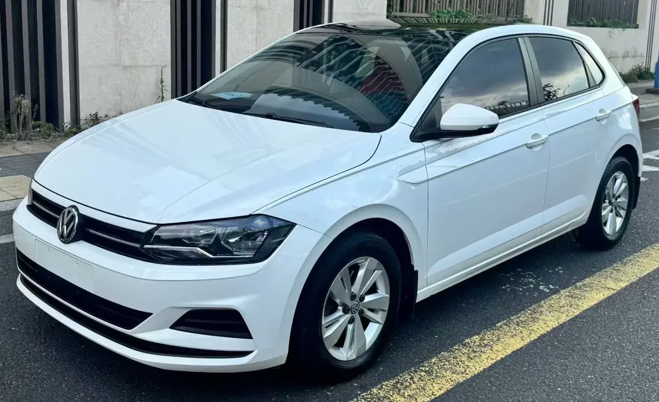 2019 VOLKSWAGEN POLO view 1