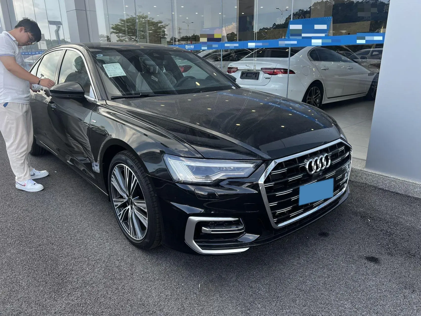 2025 AUDI A6L thumbnail 2
