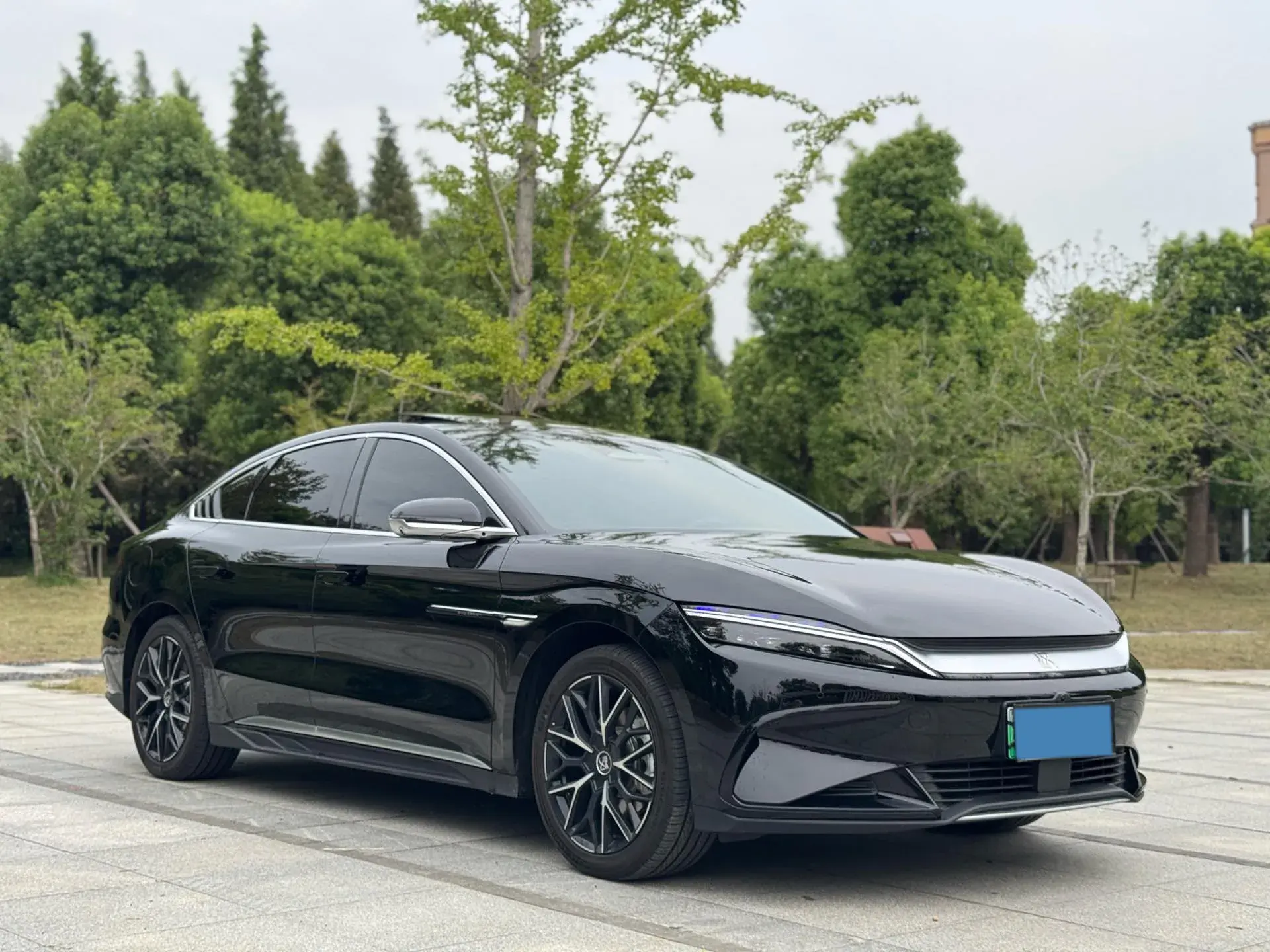 2025 BYD HAN thumbnail 3