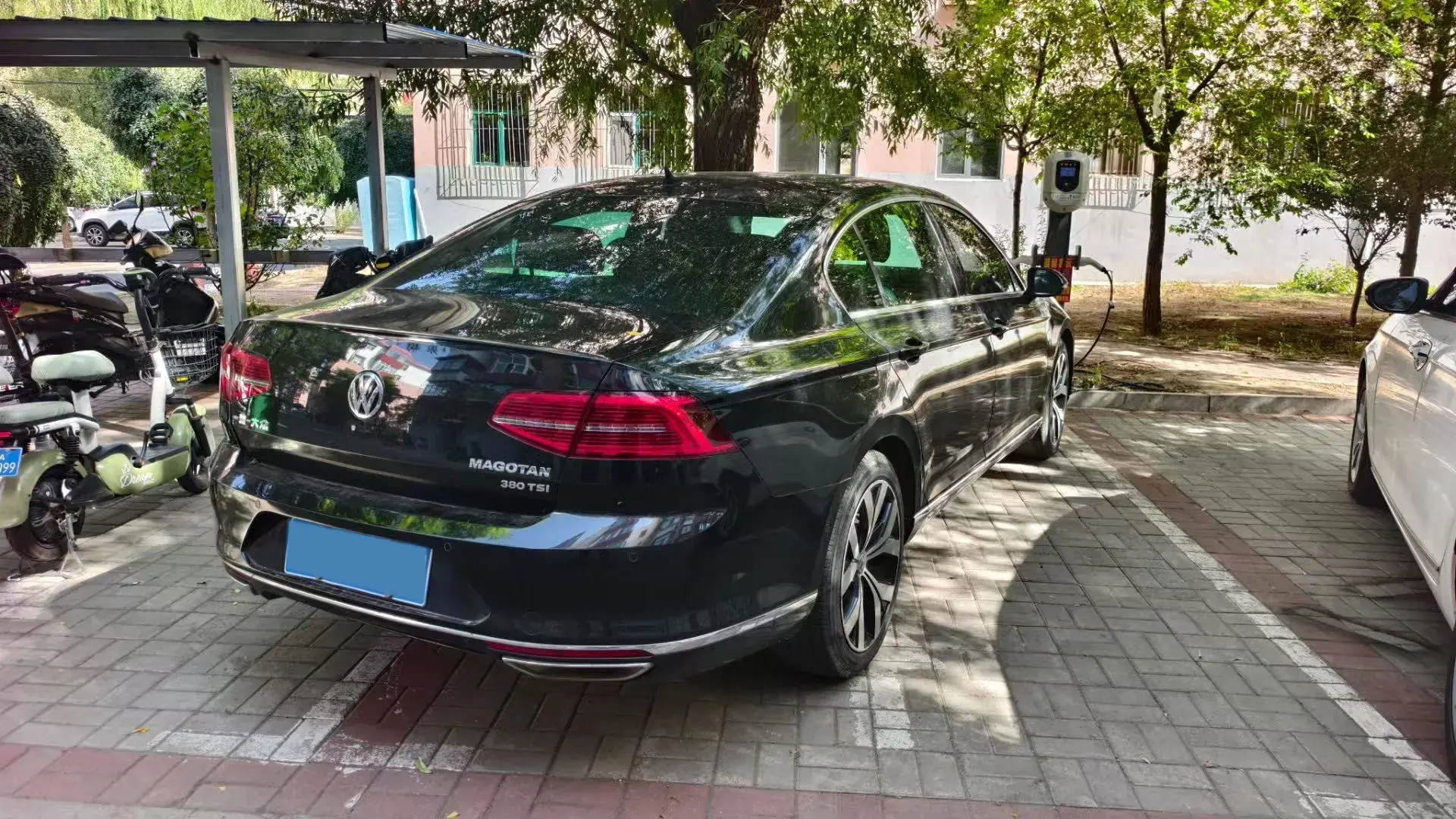 2018 VOLKSWAGEN MAGOTAN thumbnail 4