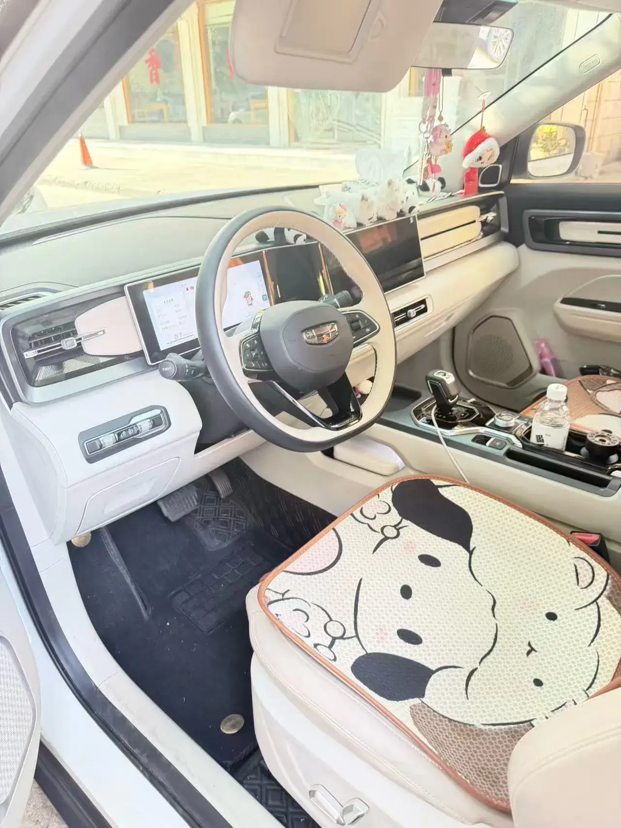 2023 GEELY ICON thumbnail 4