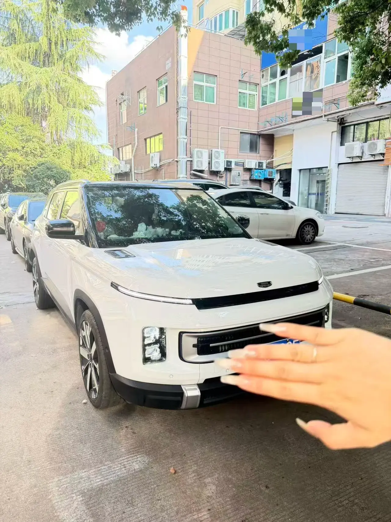 2023 GEELY ICON thumbnail 2