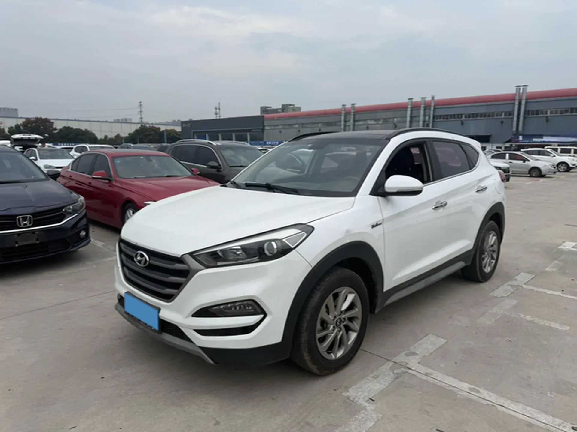 2018 HYUNDAI TUCSON view 1