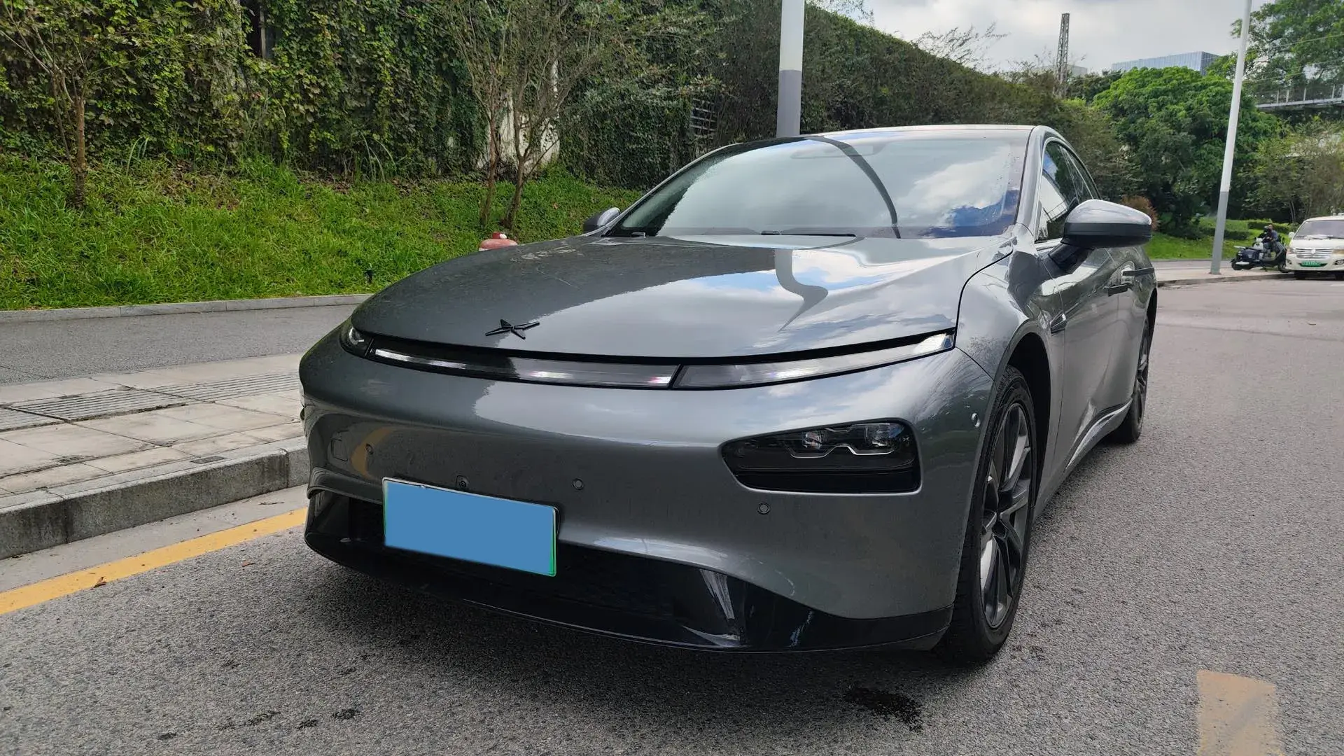 2020 XPENG P7 view 1