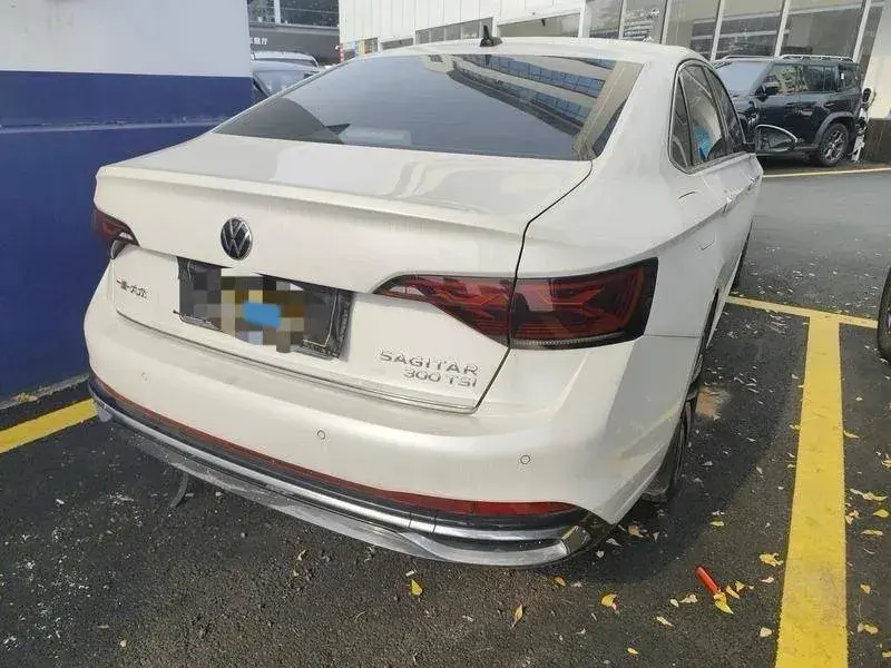 2025 VOLKSWAGEN SAGITAR thumbnail 3