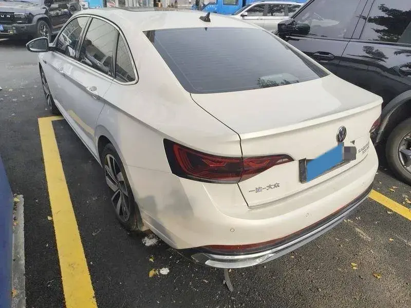 2025 VOLKSWAGEN SAGITAR thumbnail 4