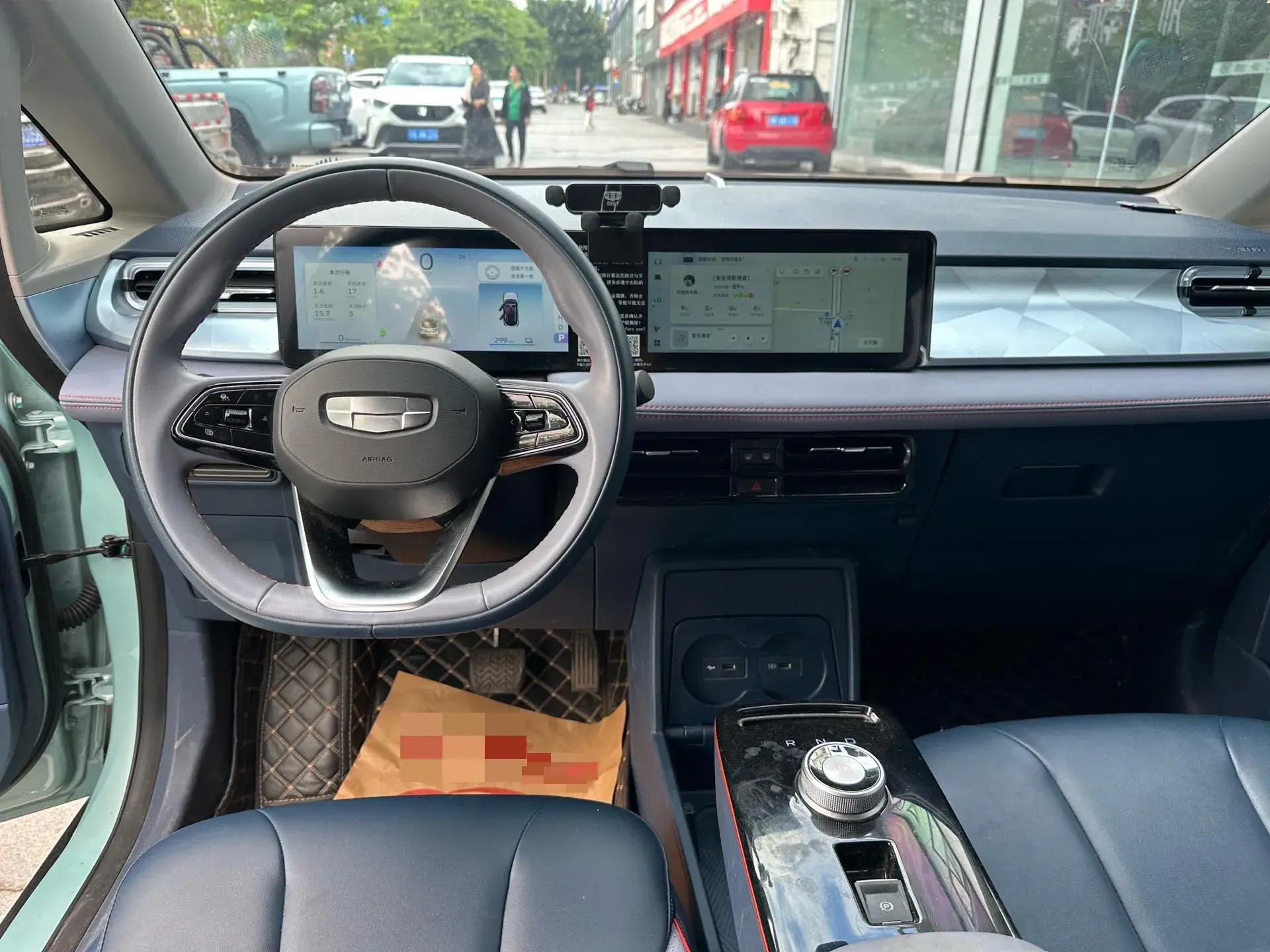 2022 GEOMETRY E thumbnail 4