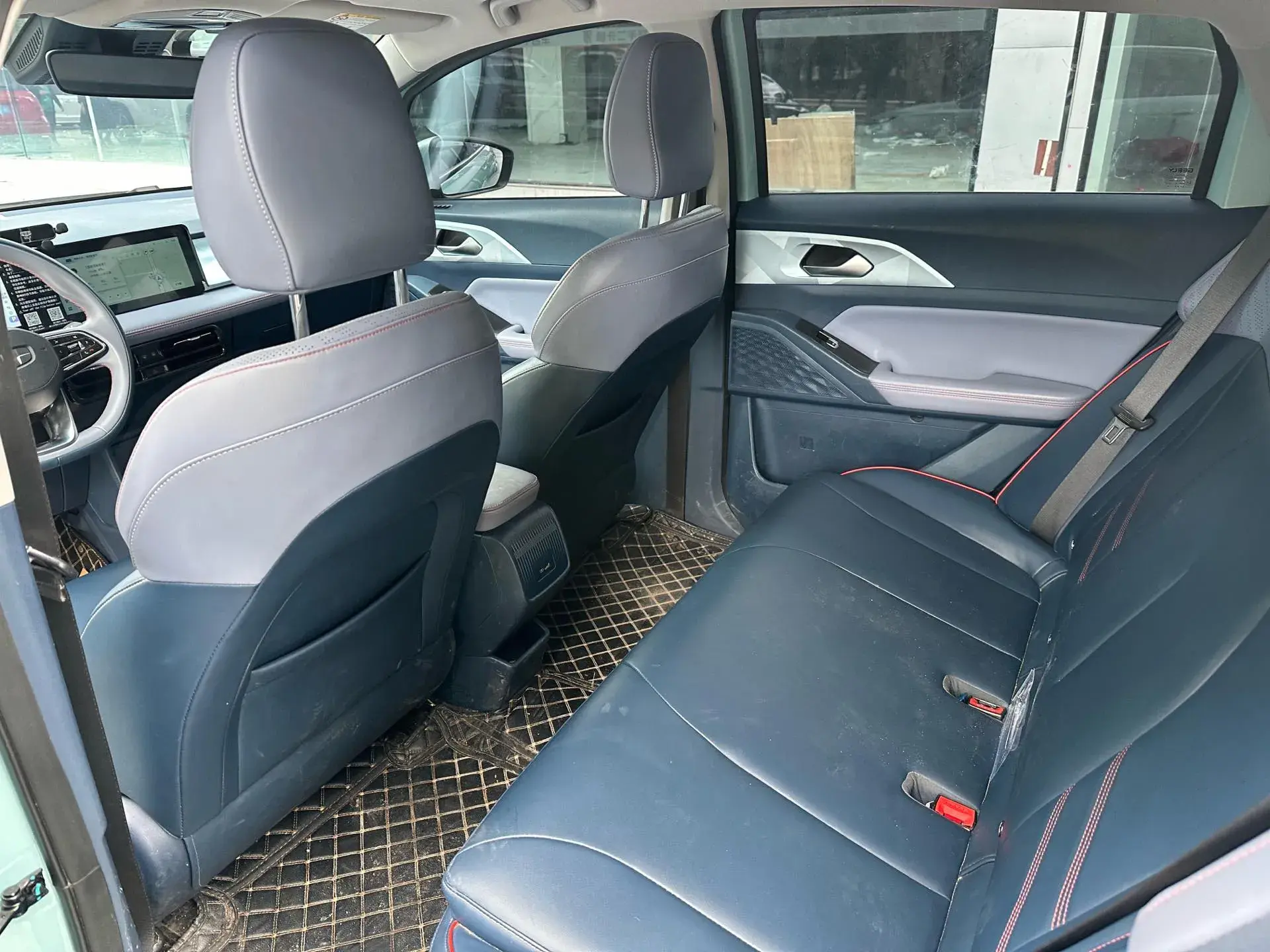 2022 GEOMETRY E thumbnail 3