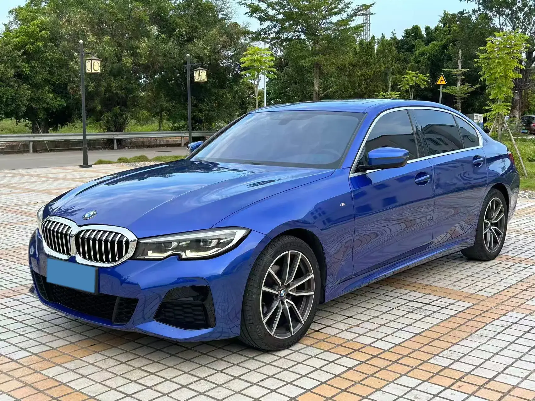 2020 BMW 3 view 1