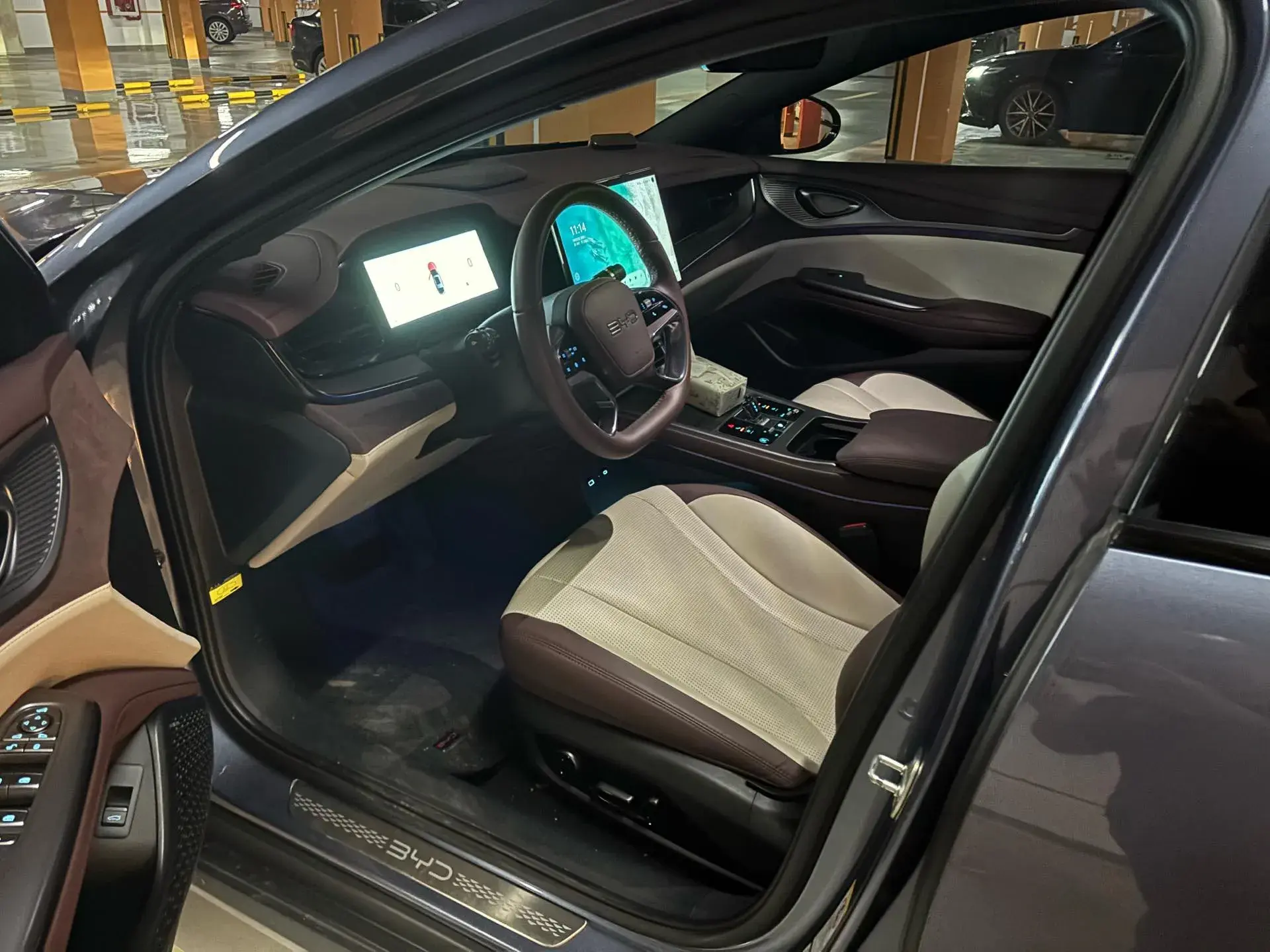 2023 BYD SEAL thumbnail 3