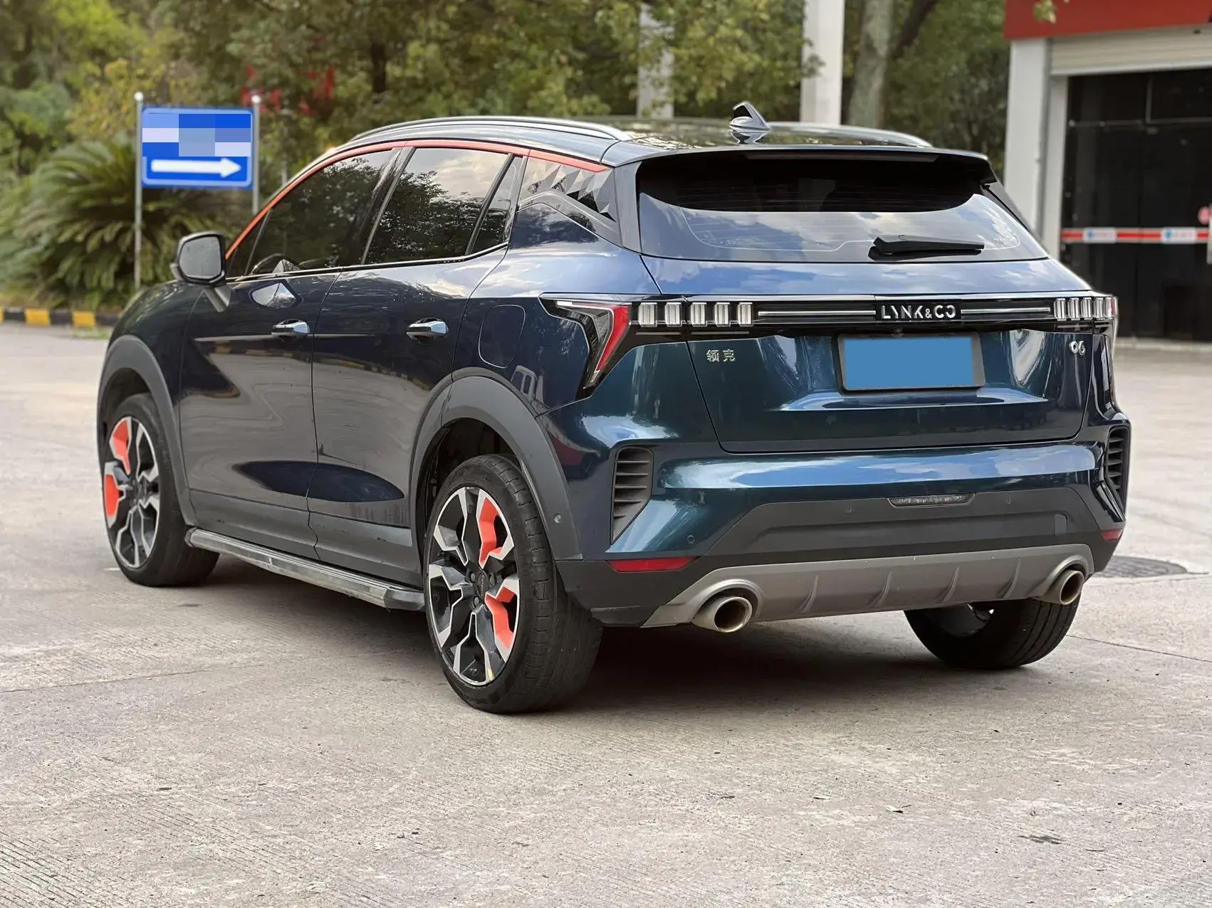 2020 LYNK&CO 06 thumbnail 4