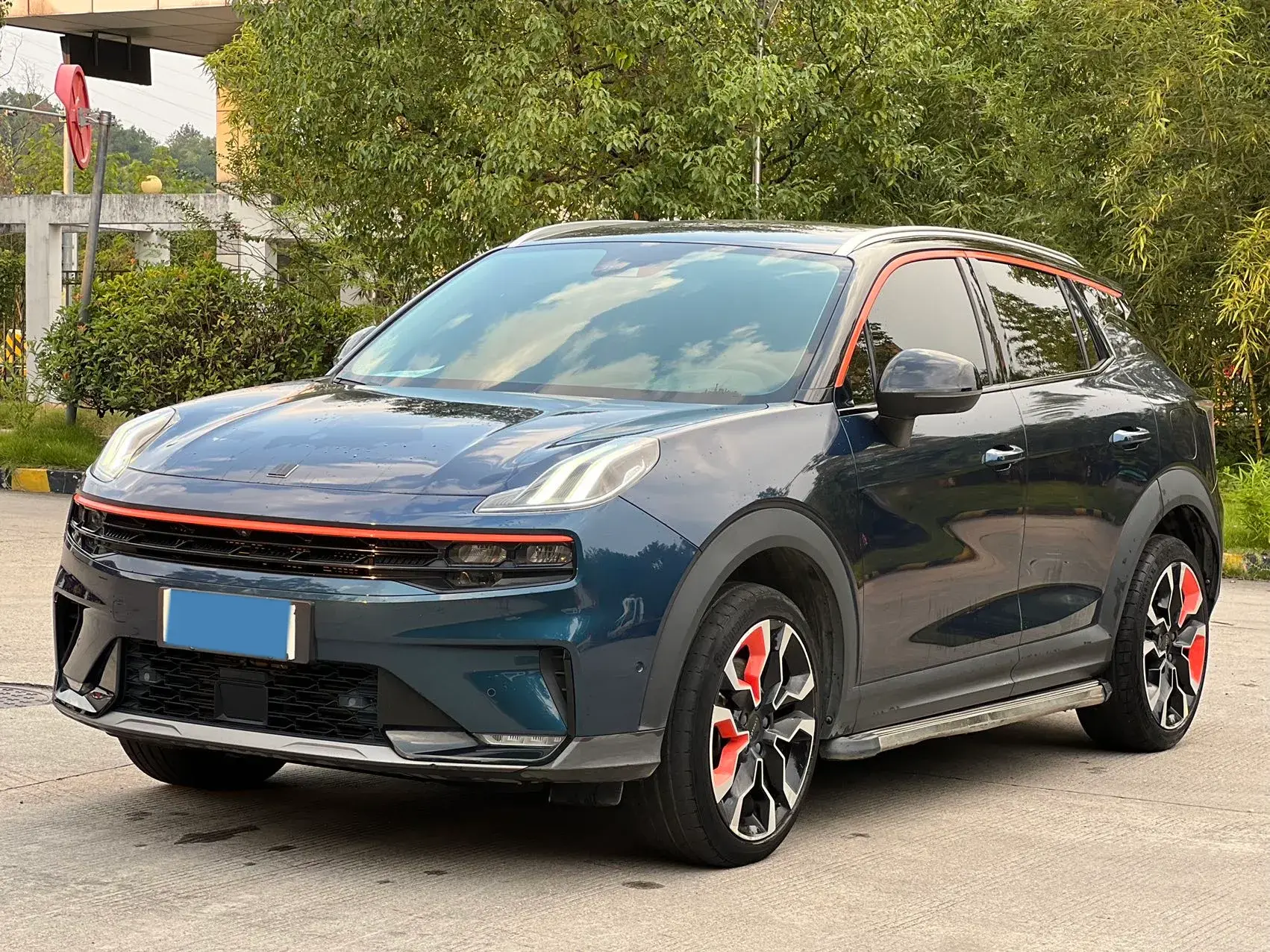 2020 LYNK&CO 06 view 1