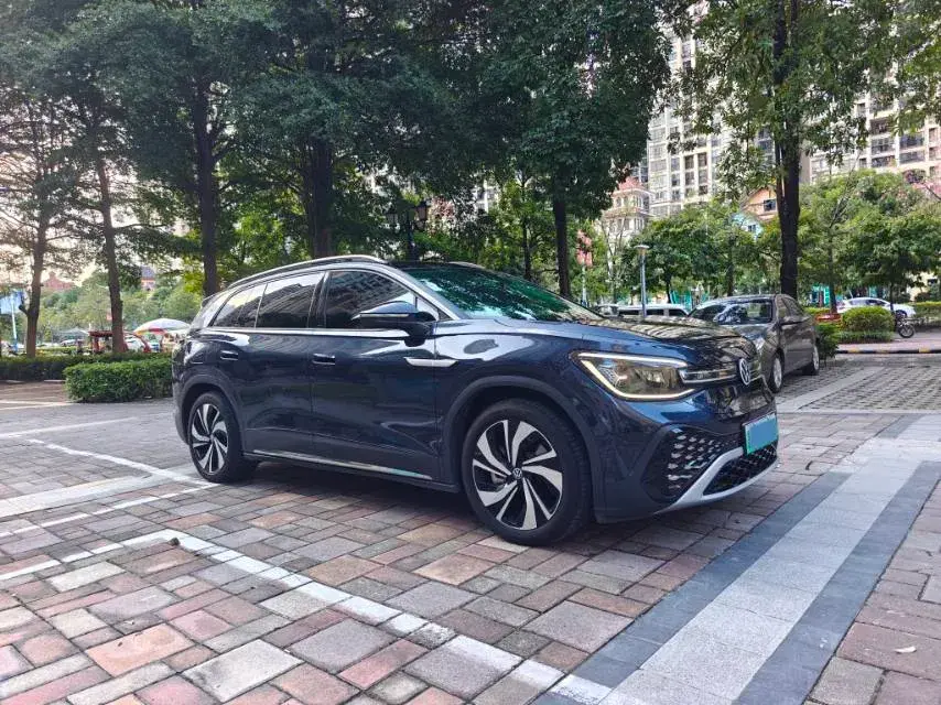 2022 VOLKSWAGEN ID.6 thumbnail 3