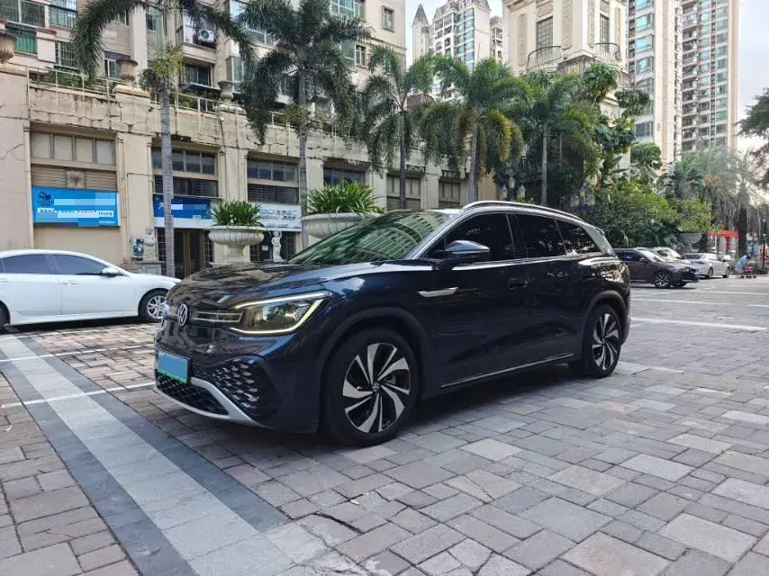 2022 VOLKSWAGEN ID.6 view 1