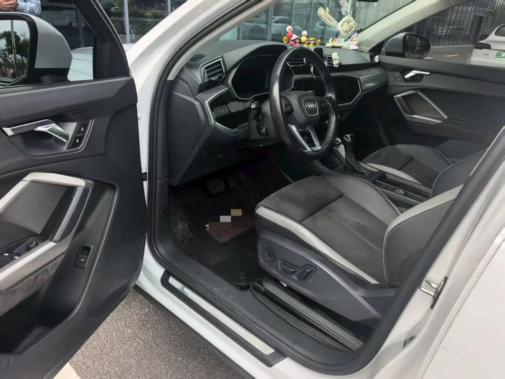 2022 AUDI Q3 thumbnail 3