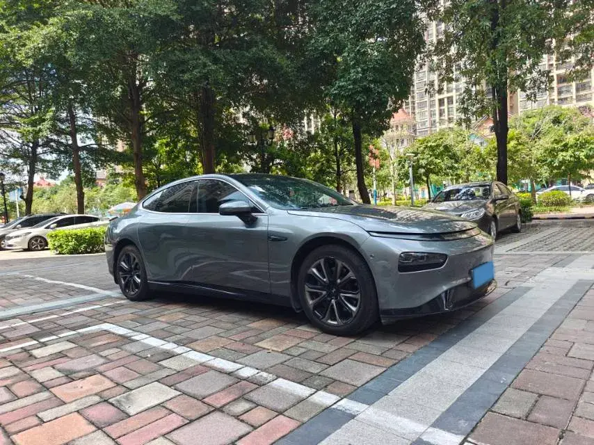 2021 XPENG P7 thumbnail 3