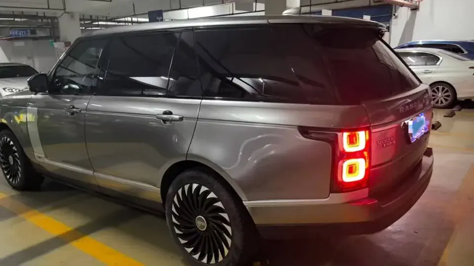 2019 LAND ROVER thumbnail 2
