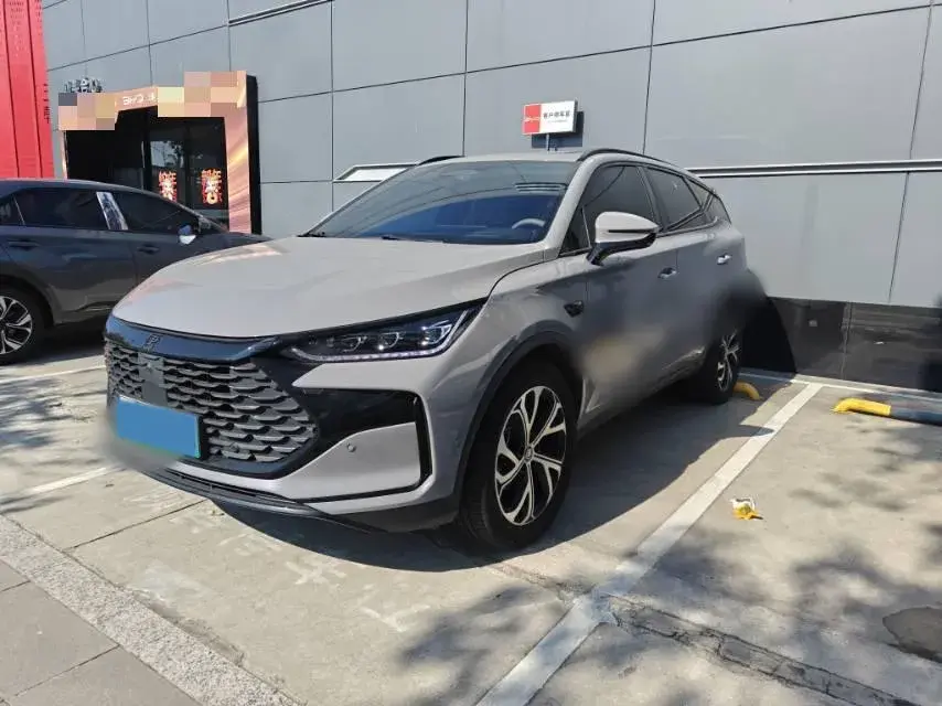 2025 BYD TANG view 1