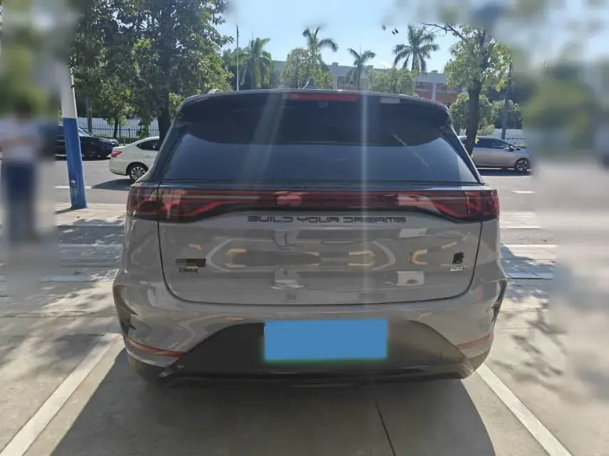 2025 BYD TANG thumbnail 4