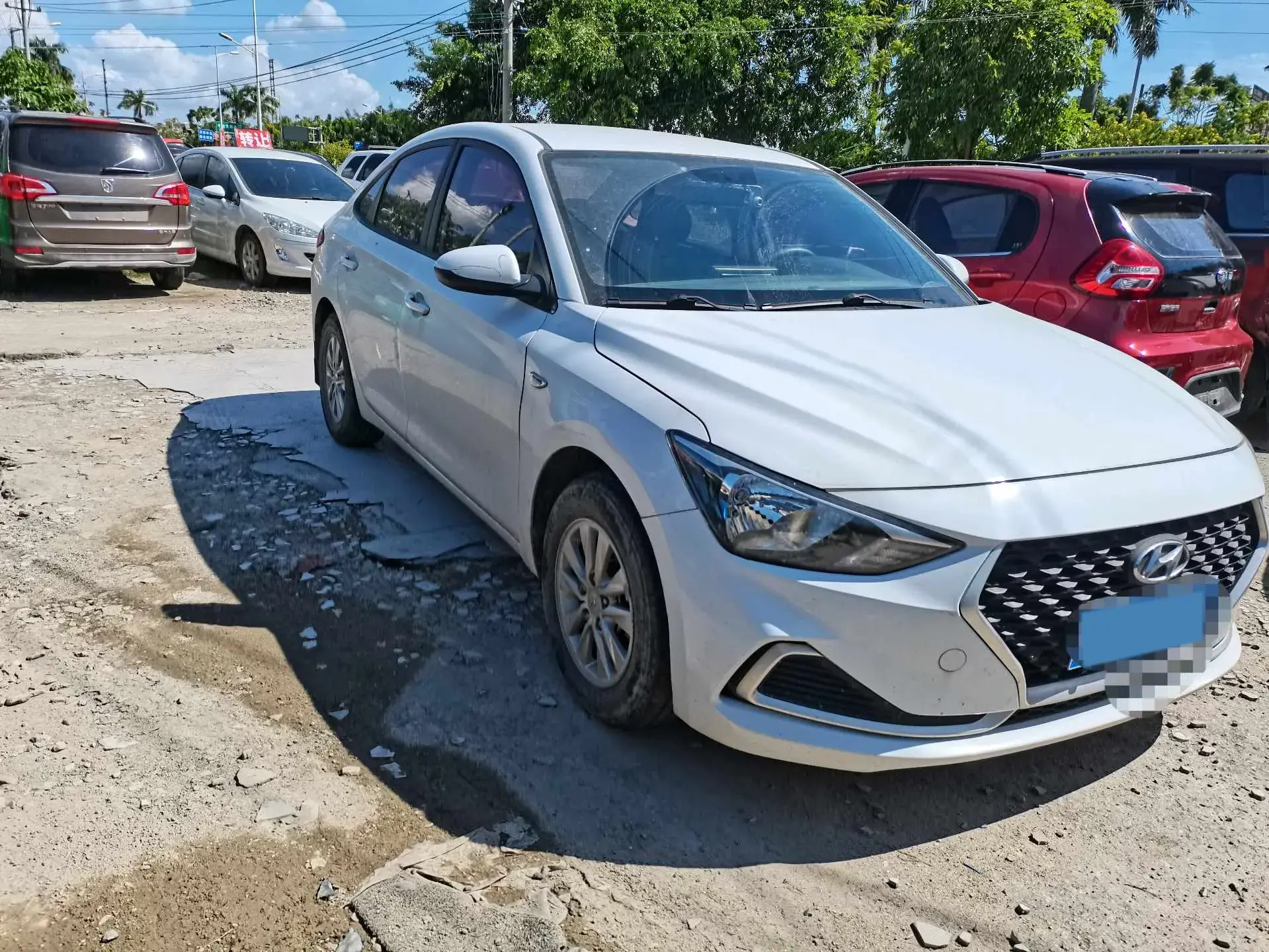 2017 HYUNDAI CELESTA thumbnail 2