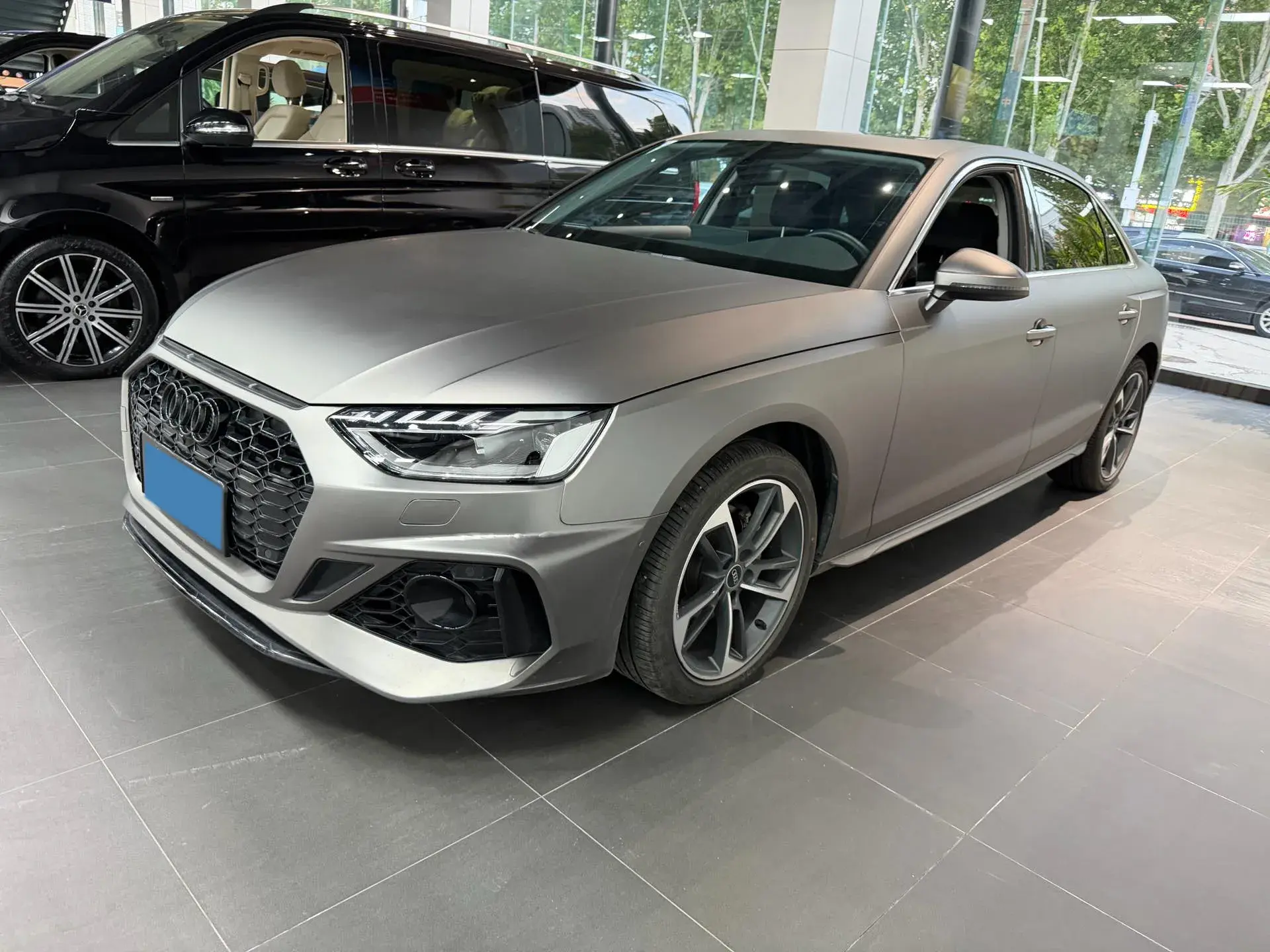 2023 AUDI A4L view 1