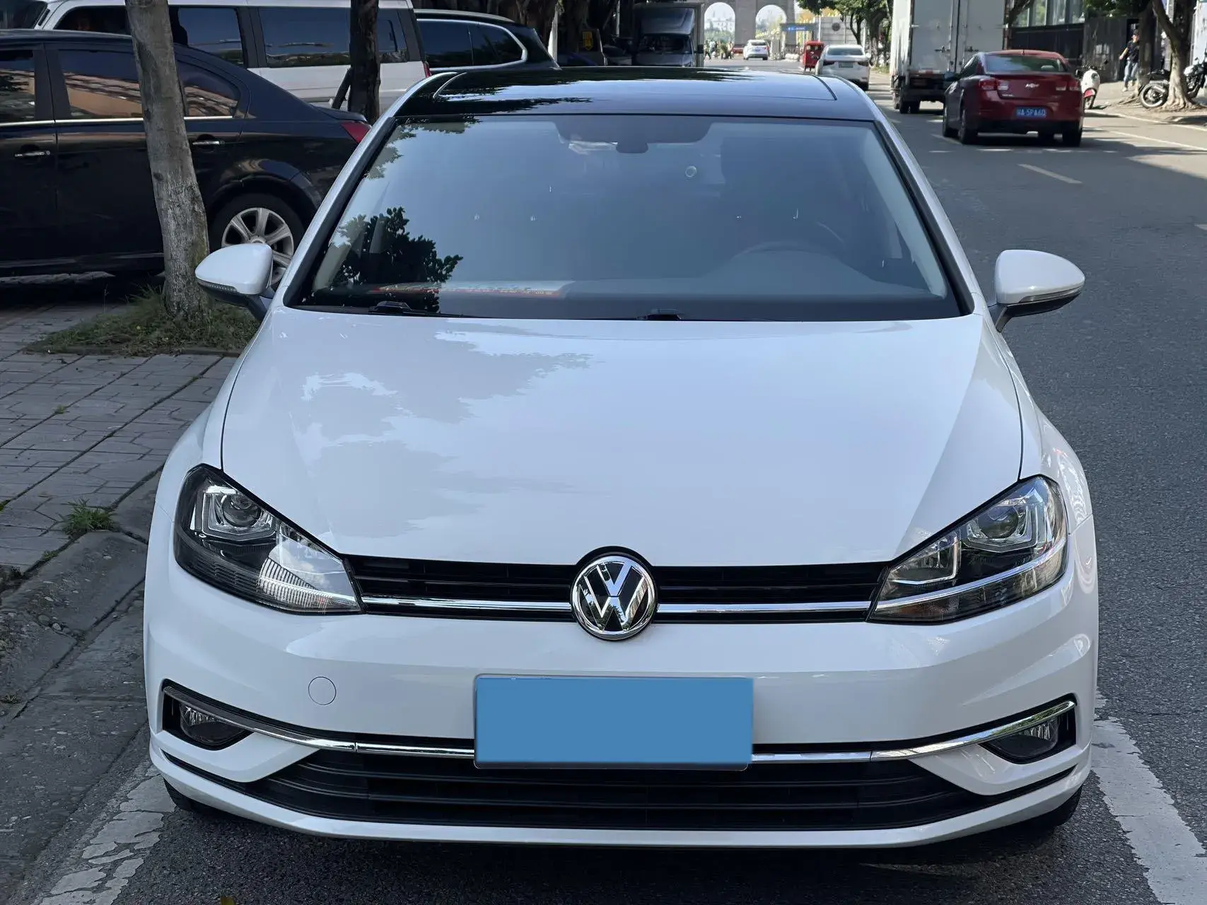 2018 VOLKSWAGEN GOLF thumbnail 2