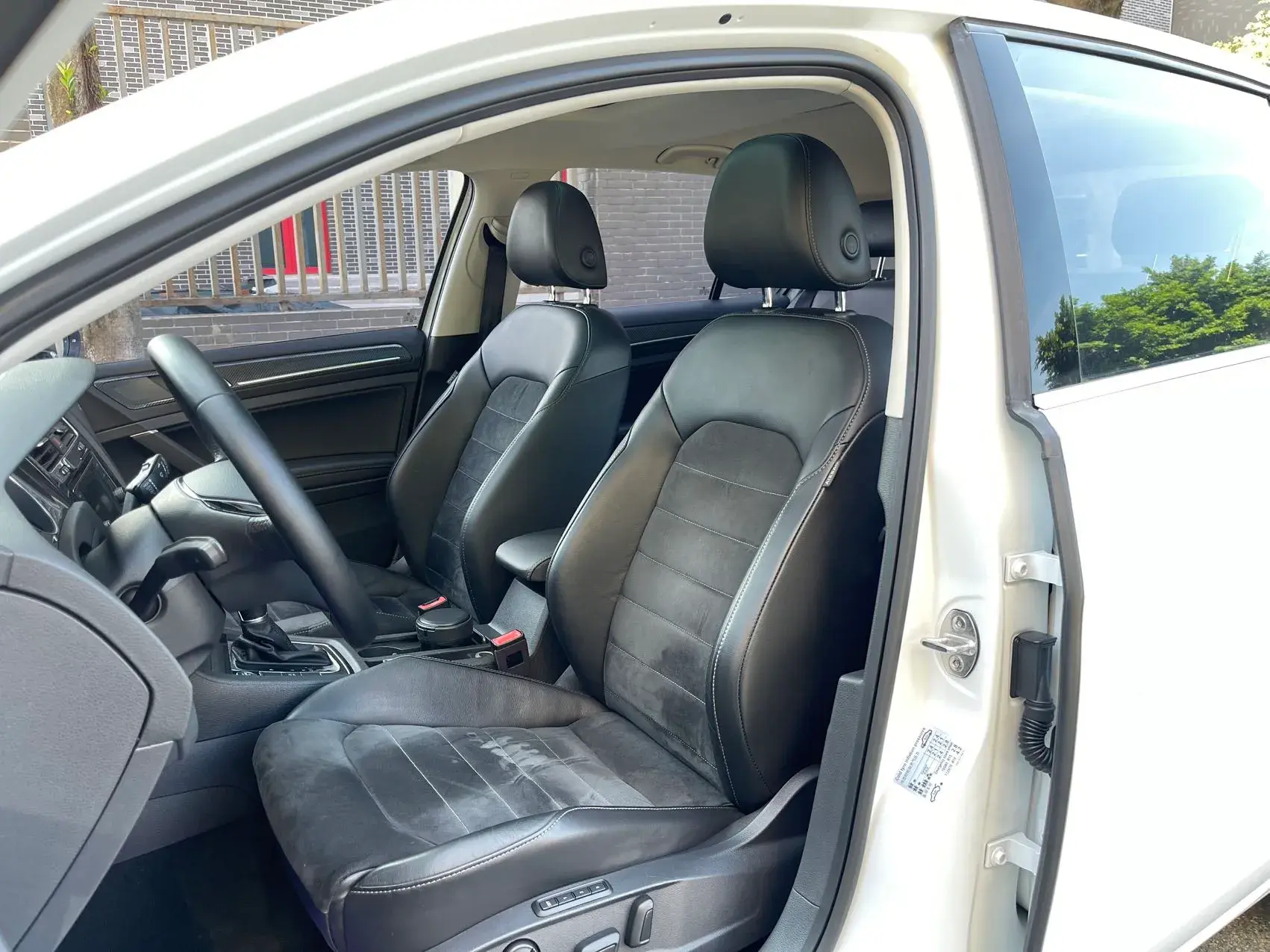 2018 VOLKSWAGEN GOLF thumbnail 4