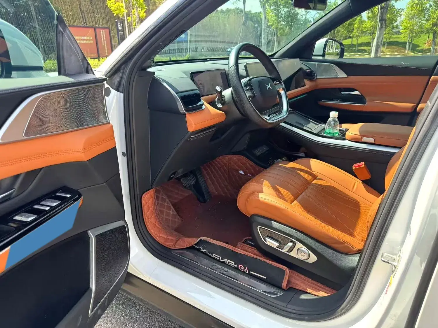 2022 XPENG G9 thumbnail 4