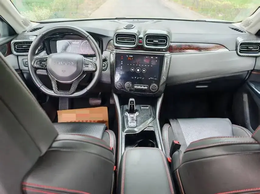 2018 LYNK&CO 02 thumbnail 4