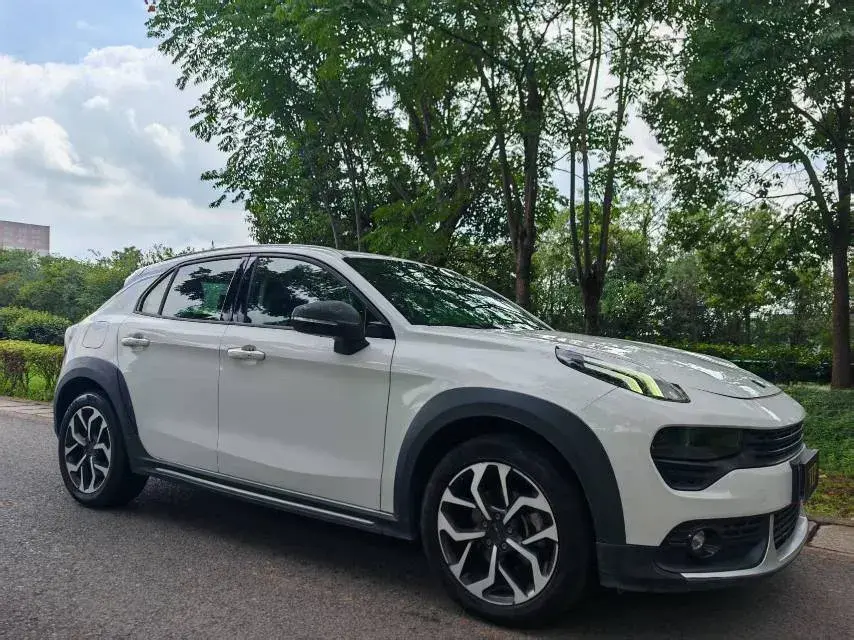 2018 LYNK&CO 02 thumbnail 2